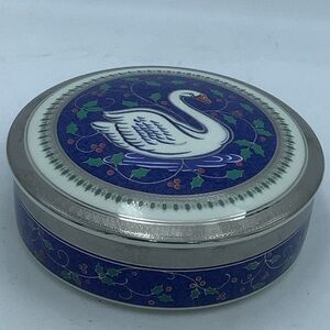 Mikasa Christmas 1999 Twelve Days of Christmas Swan  Porcelain Trinket Box